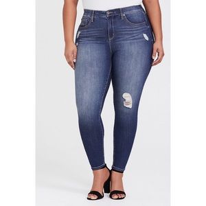 TORRID // Sky High Skinny Jeans